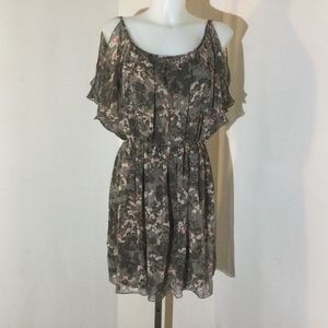 Le Chateau taupe/ peach flowery dress size small